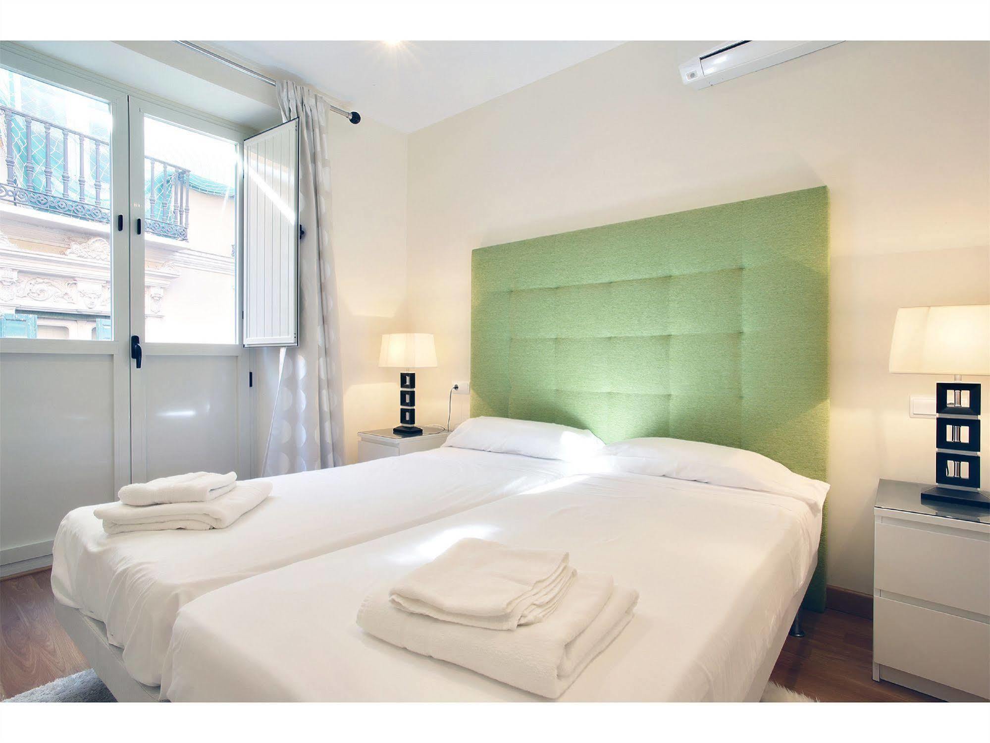 Apartamentos Unisierra Málaga Exteriör bild