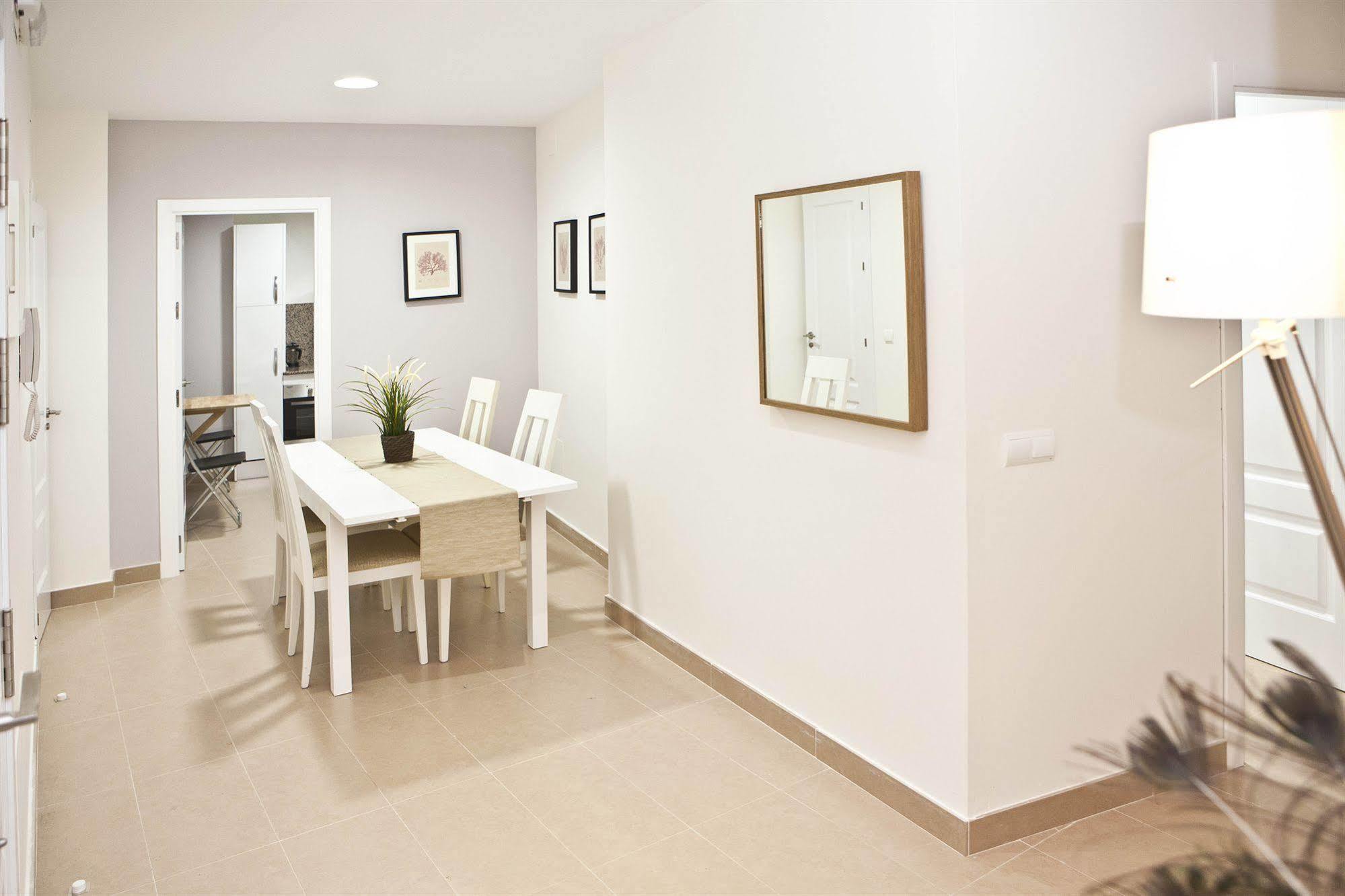 Apartamentos Unisierra Málaga Exteriör bild