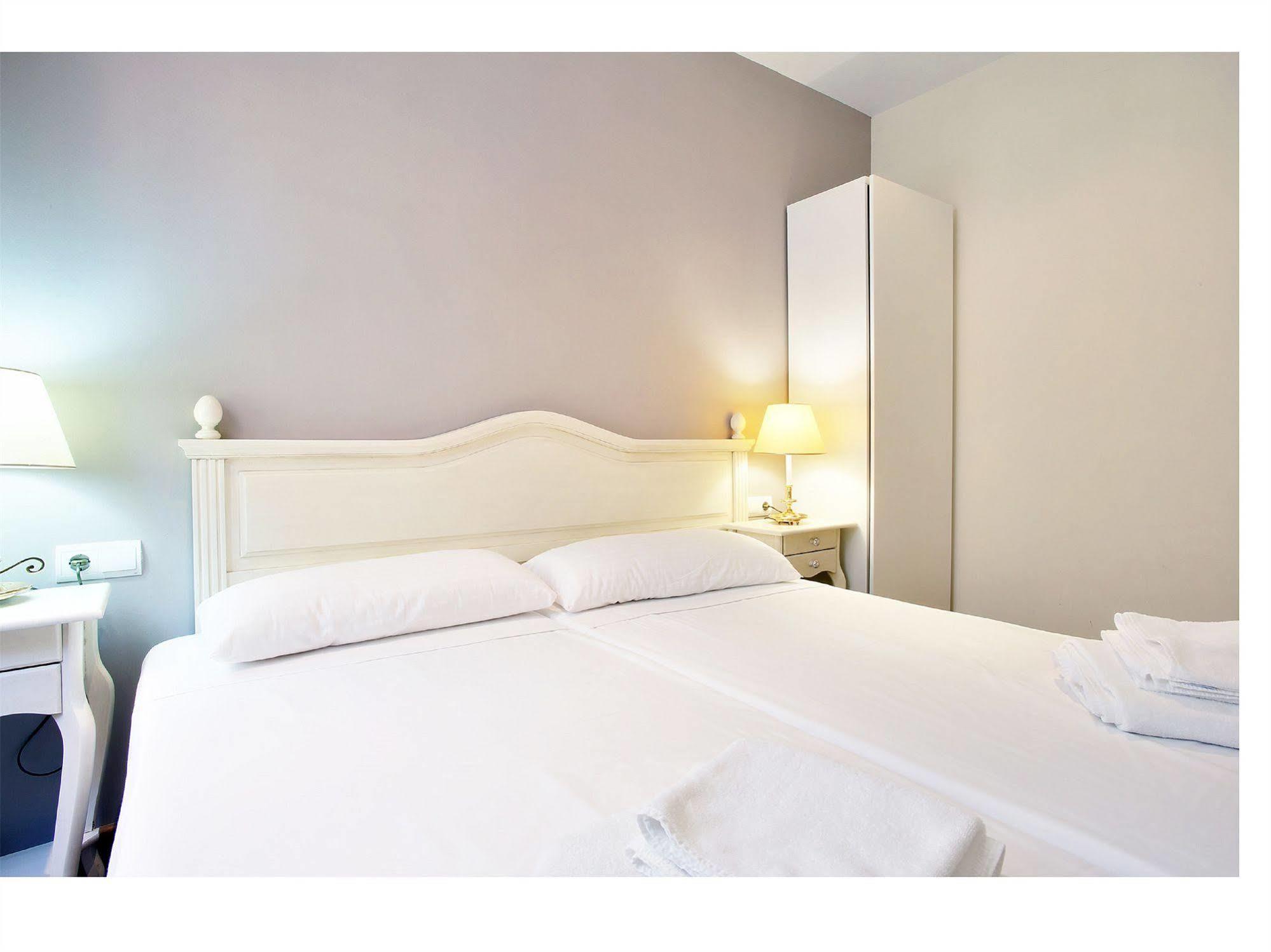 Apartamentos Unisierra Málaga Exteriör bild